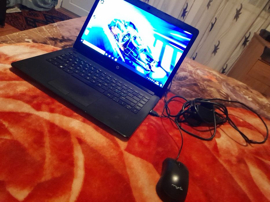 Laptop AMD A4 4GB RAM, Windows 10. Bun pentru lucru de birou, citiți descrierea.vând.urgent!