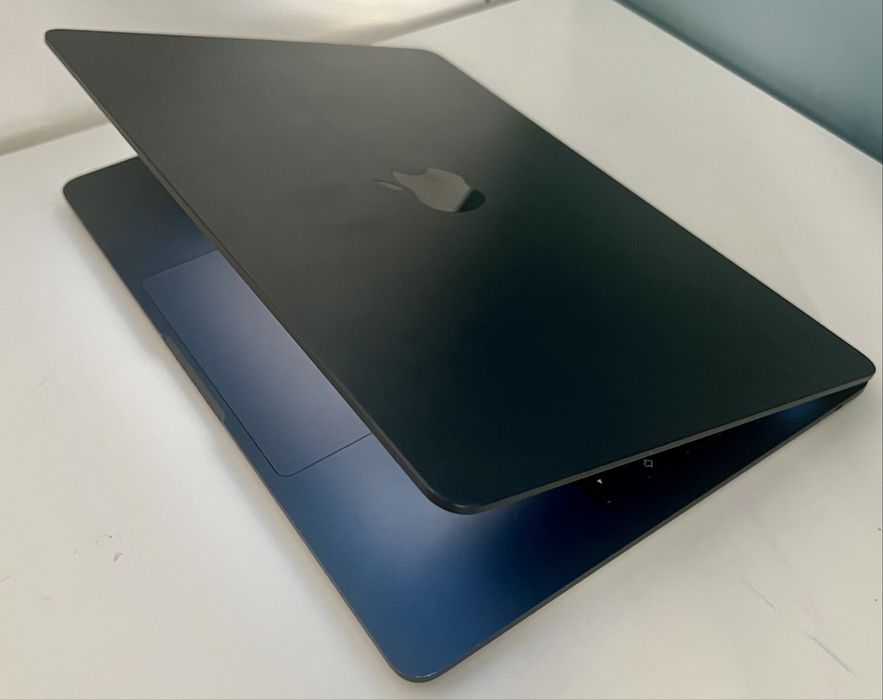 Apple MacBook Air M2 13” Midnight | 8GB RAM | 512GB SSD | 93