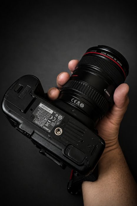 Canon EOS 5D Mark 2 +EF 24-105