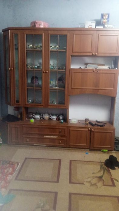 Шкаф пен стенка сатылады