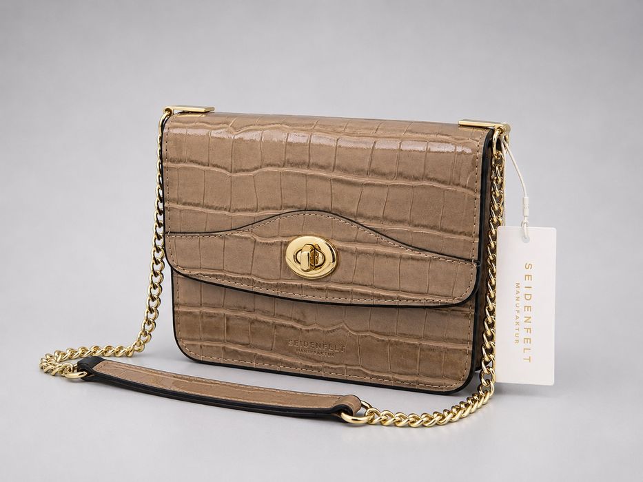 Poșetă Seidenfelt Manufaktur – Tuuli Small Crossbody în nuanța Sand/Gold.