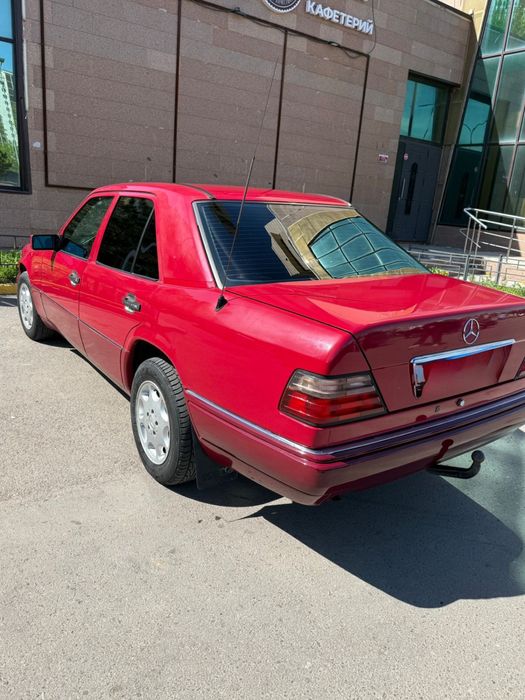 Автомобиль Мерседес124,  Е220