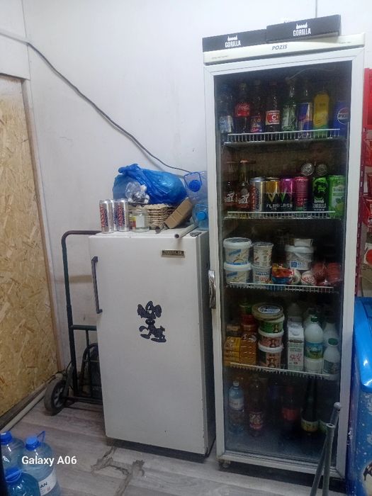 Холодильник витрина. Холодильник