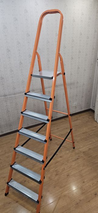 Продам Стремянку