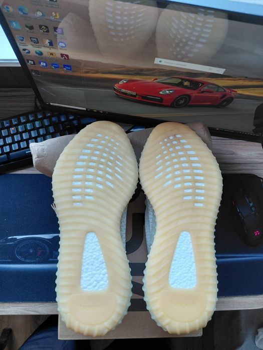 Обувки Adidas Yeezy Boost 350 V2