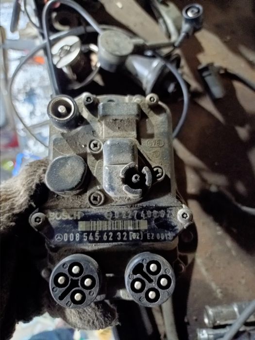 Запчасти на Мерседес 190