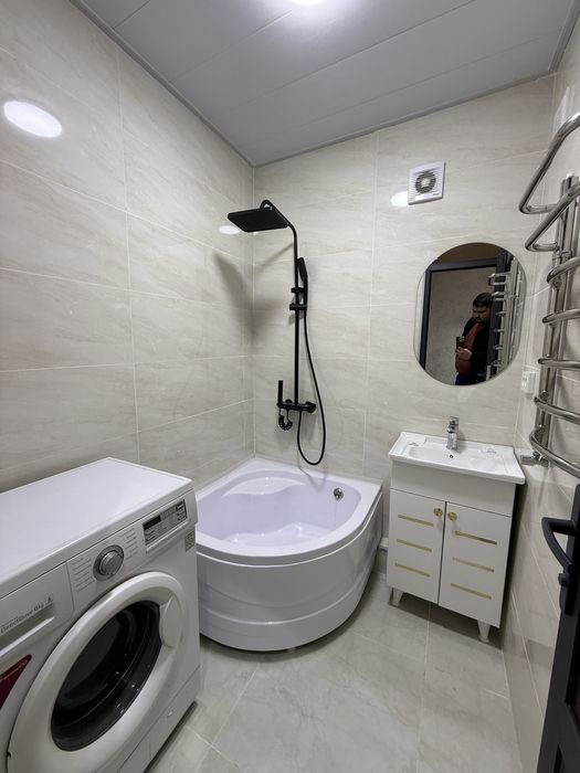 Продаю 4-комнатную квартиру