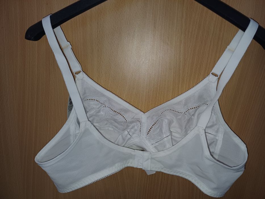 Сутиен Triumph  90 A нов