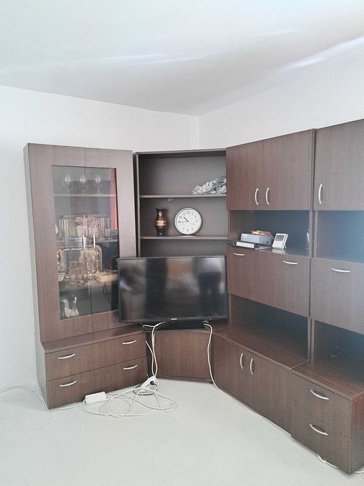 Mobila camera 6 corpuri,si masa pliabila