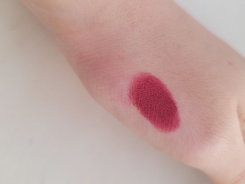 Помада от floermar