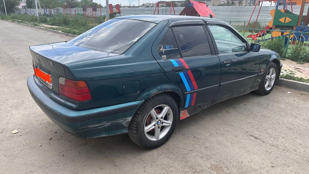 Продам автомобиль BMW E36