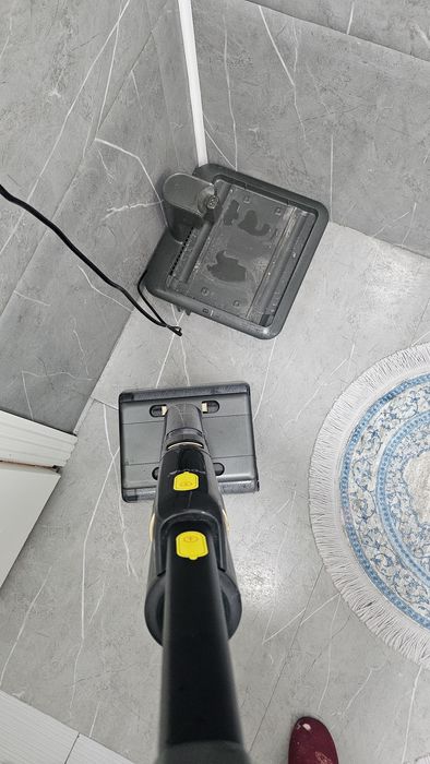 Срочно продам моющиц  пылесос Foura