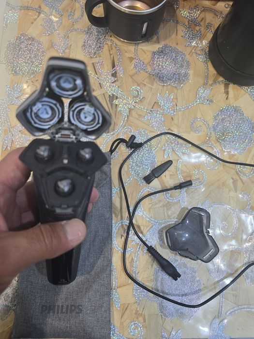 Продаю электробритву Phillips s5885/10.