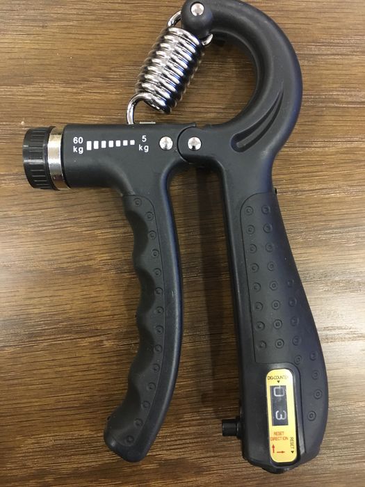 Уред за трениране на предмишница, ръкохватка, пружини за стискане