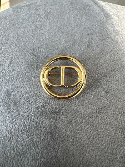 Brosa Chic Gold Dior