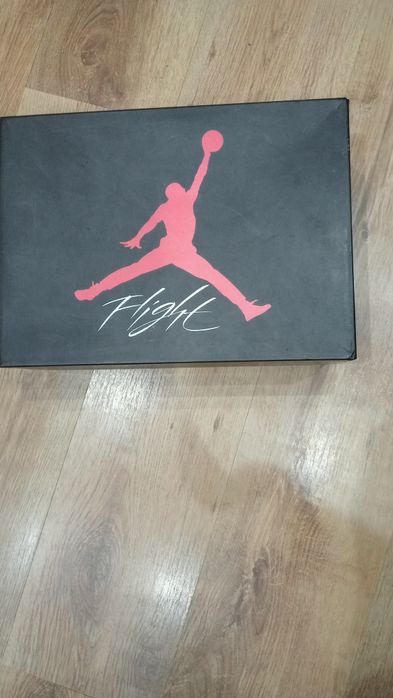 Air Jordan 4 Red Thunder