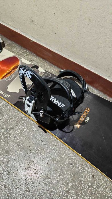 Placa snowboard 156 cm cu legaturi