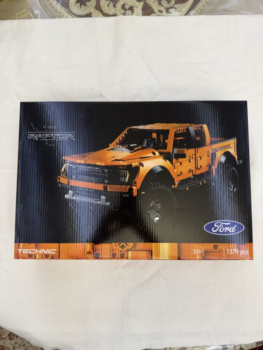 LEGO Technic Ford Raptor