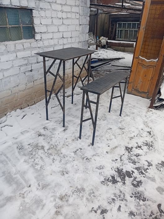 Лавочка и столик