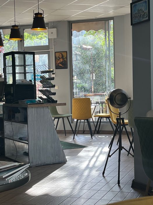 Дава се под наем Заведение в Благоевград, Запад - 58 кв.м за 10972.14 € - Снимка #3