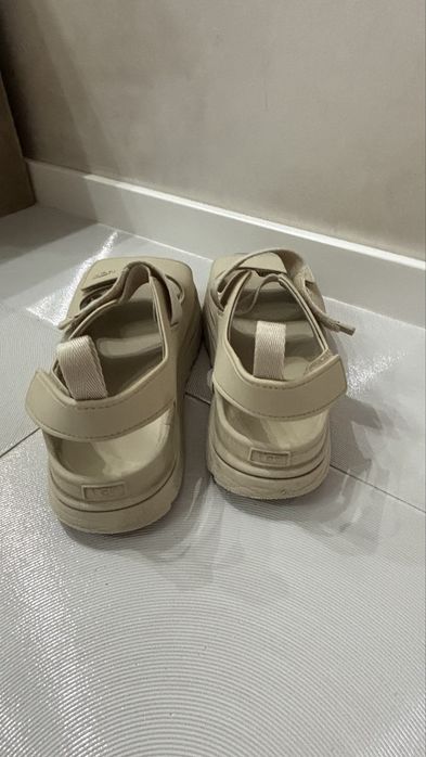 UGG сандали 38 номер