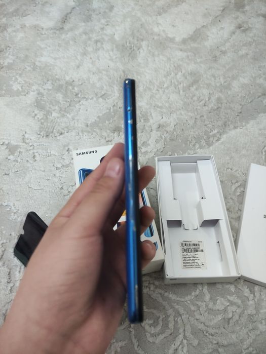 Прадам новый телефон!