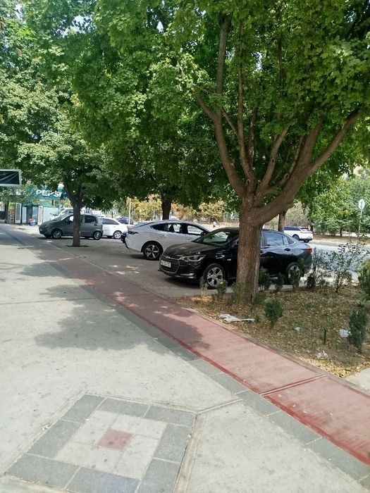 Yunusobod 17- kvartl, orientor Sayram  "25- dom" holati yaxshi   3/1/5