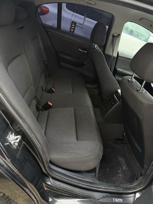 BMW Seria 3 E90 -320D,Navigatie,Incalzire in scaune , propietar