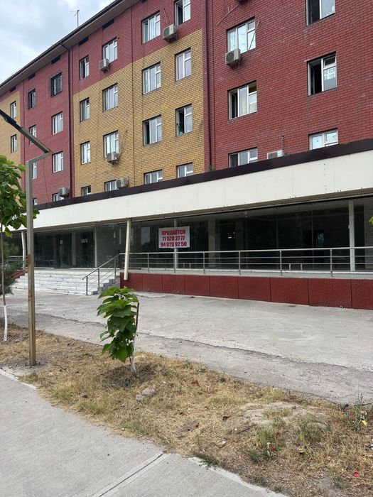 Noturar bino sotiladi