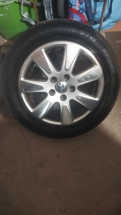 Vand jante aliaj 215/55 R16 originale Volkswagen plus cauciucuri vara Sebring
