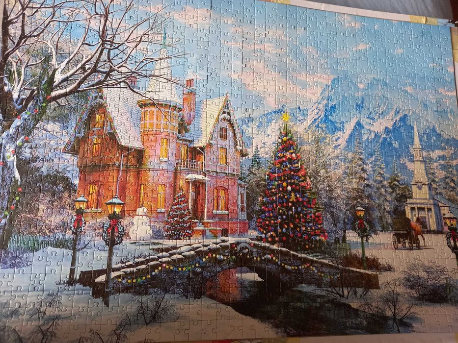 Продавам колекция наредени пъзели от 1000 части. 12 броя