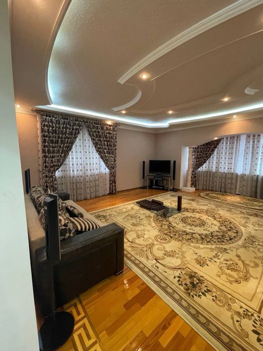 Гостиница России Габус 3/6/6 окна на обе стороны Площадь 118м2