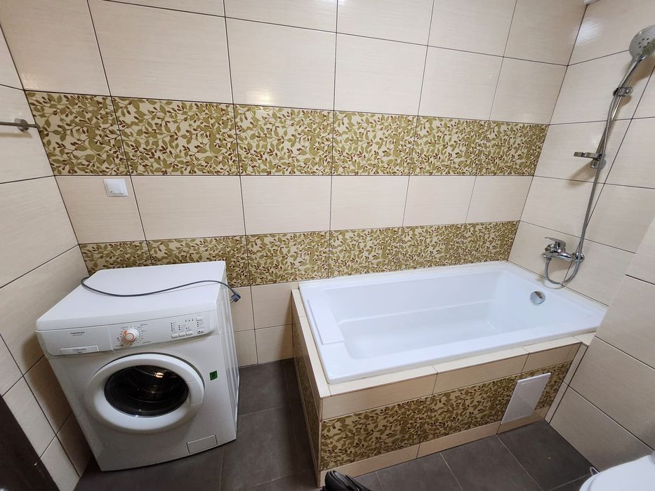 Vând apartament cu o cameră,  în zonă foarte bună!