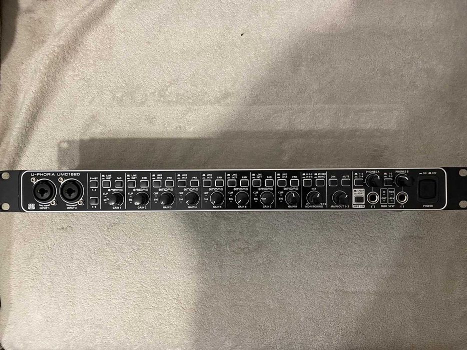 Placa audio studio Behringer U-PHORIA UMC1820 rack 19" defecta