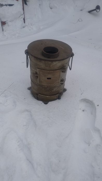 Печь-буржуйка, образца 1957 года.