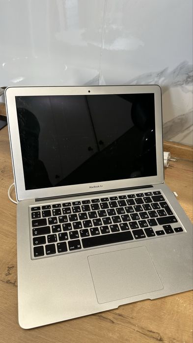Продам MacBook Air 13