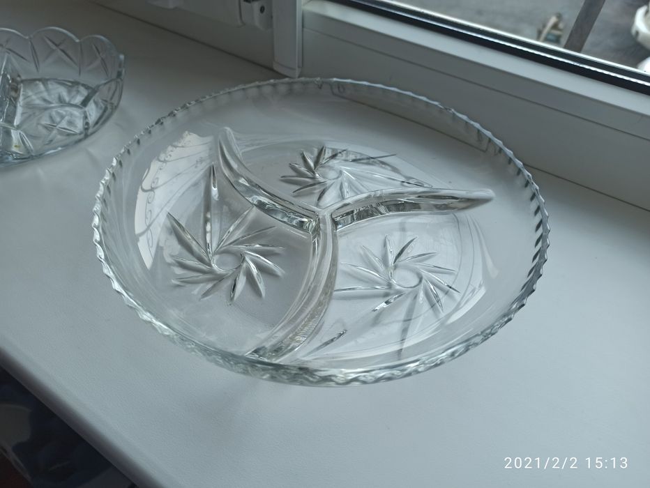 Блюдо с тремя отделениями.