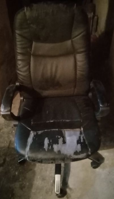 Продавам столове