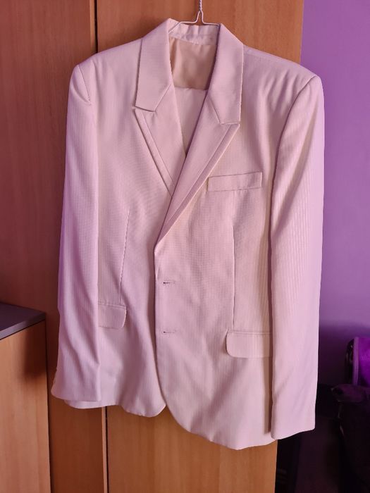 Costum pentru bărbați