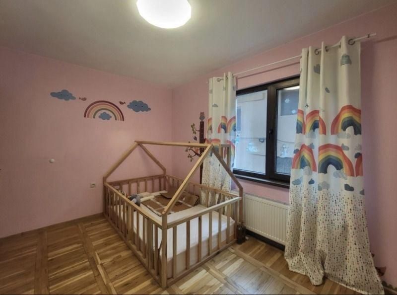 Тристаен апартамент в ж.к. Бояна.