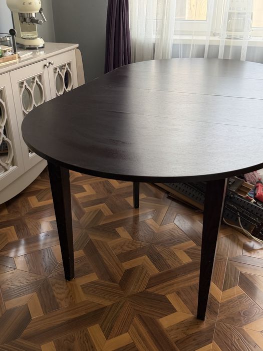 Продам Итальянский стол раздвижной по стульями