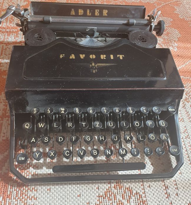 Пишещи машини РАЗПРОДАЖБА  Адлер, Континентал,Ерика, Идеал,Триумф