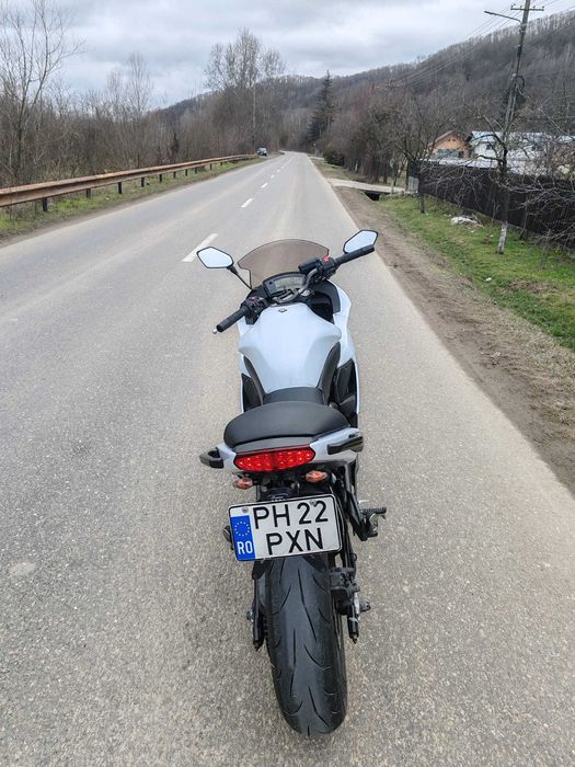 Motocicleta KAWASAKI R6F