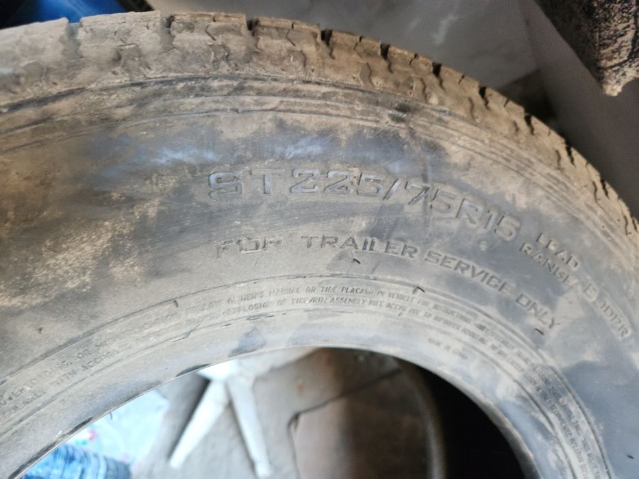 Продам 1 шину R15 225/75 ST