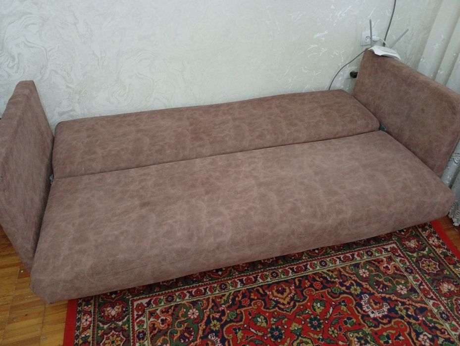 Продам диван б/у.