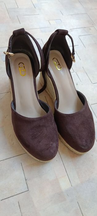 Женственные босоножки Taccardi 36