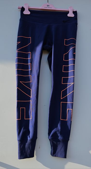 Nike оригинален дамски клин М размер