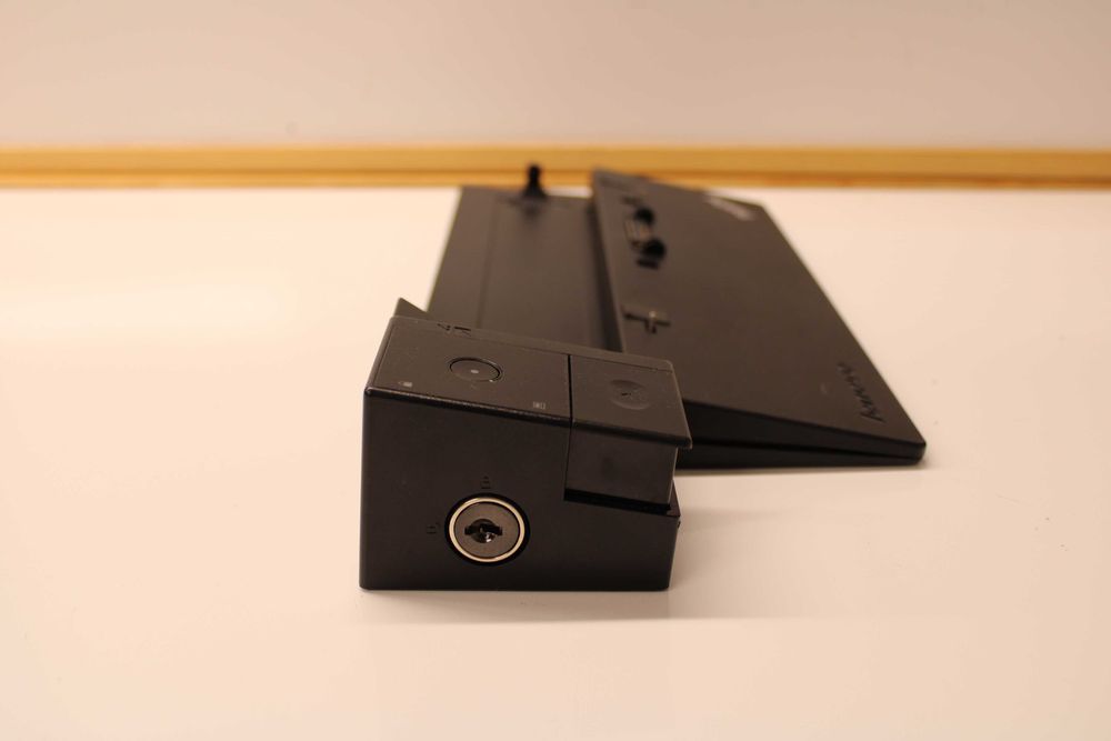 Докинг станция Lenovo ThinkPad Pro Dock 40A1