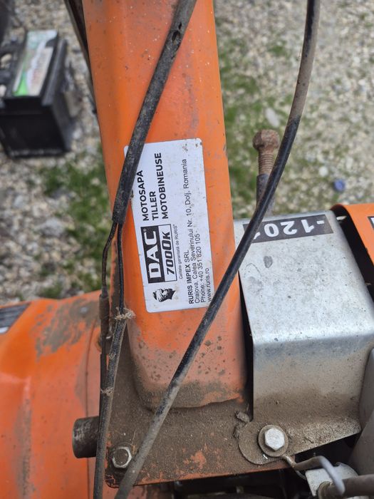 Vând motosapa  in stare buna