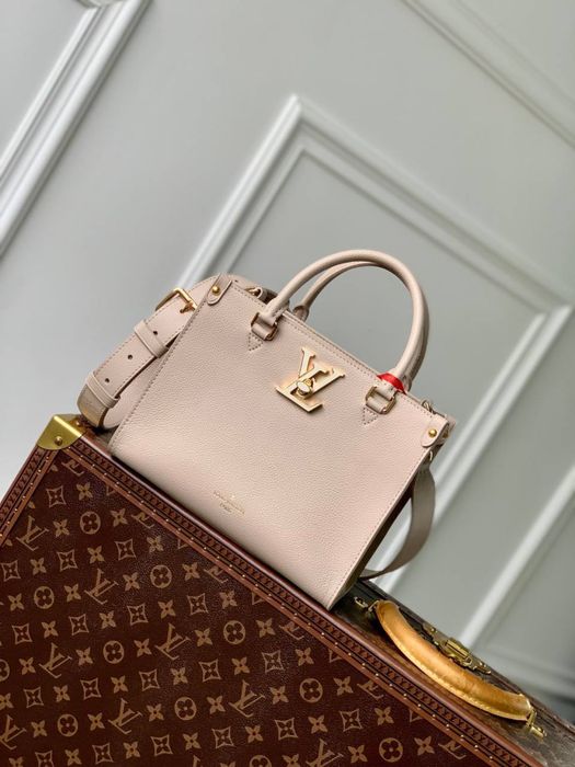 Geanta Louis Vuitton Lock&Go